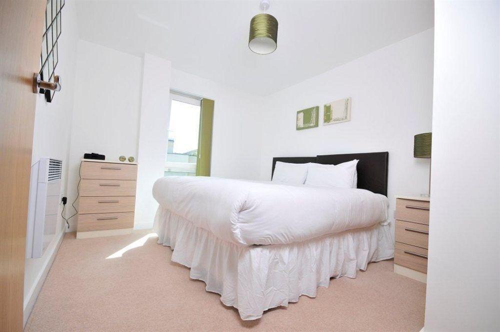 Quayside Serviced Apartments Cardiff Extérieur photo