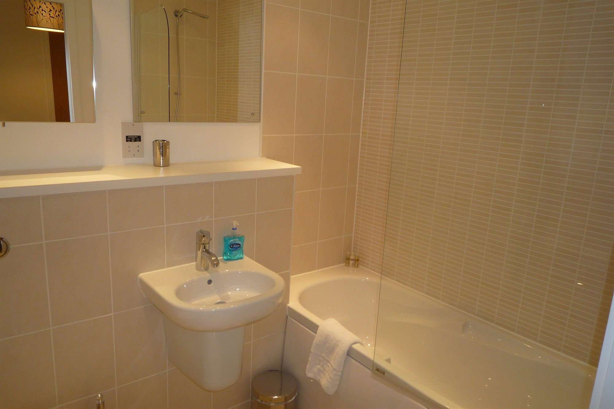 Quayside Serviced Apartments Cardiff Extérieur photo